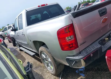 2011 Chevrolet Silverado 1500 из США, поврежденный, VIN 3GCPCSE06BG187639